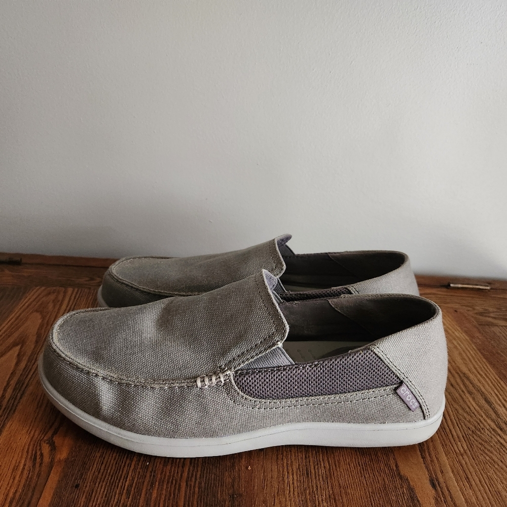 CROCS MEN SLIP ON GRAY LOAFERS MENS SZ 9